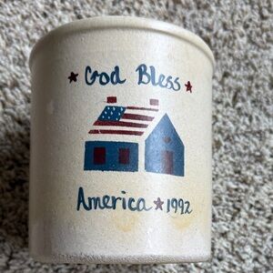 Patriotic Cream Ceramic Pot